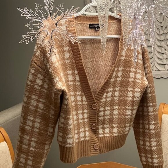 Almost Famous Cardigan Size Medium - Picture 1 of 5